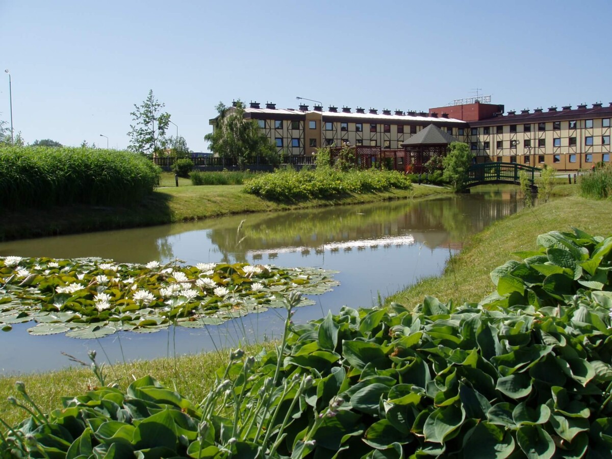 Jak wybrać hotel, który sprawdzi się i na wyjazd służbowy, i na wypoczynek? Dowiedz się, na co zwrócić uwagę