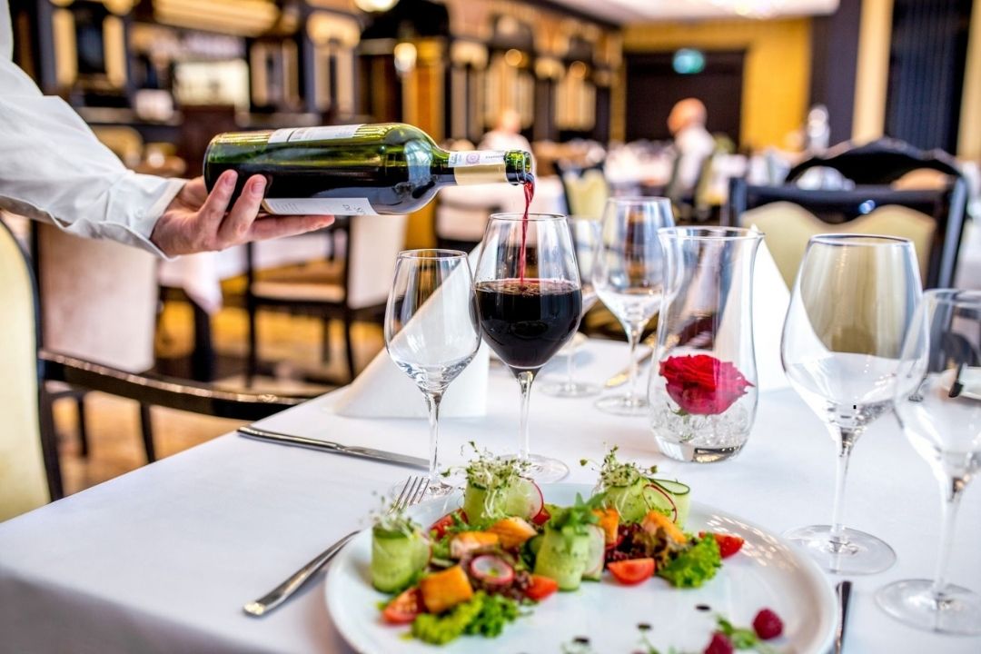 Rocznica, urodziny czy sukces w pracy? Świętuj wyjątkowe chwile w restauracji Hotelu Dana